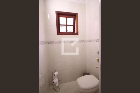 Casa à venda com 240m², 3 quartos e 2 vagasLavabo