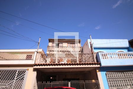 Casa à venda com 240m², 3 quartos e 2 vagasFachada