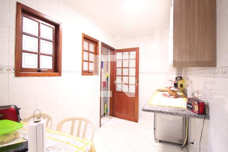 Casa à venda com 240m², 3 quartos e 2 vagasCozinha