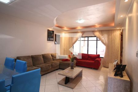 Casa à venda com 240m², 3 quartos e 2 vagasSala