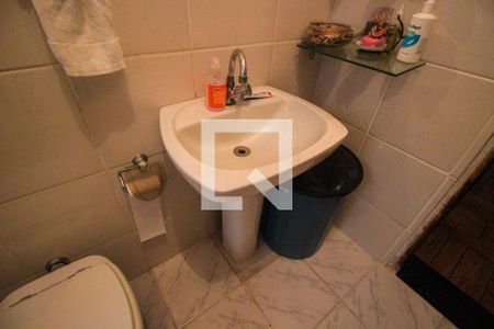 Casa à venda com 300m², 6 quartos e 2 vagasBanheiro 1