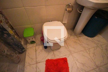 Casa à venda com 300m², 6 quartos e 2 vagasBanheiro 1