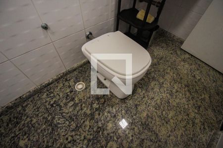 Casa à venda com 300m², 6 quartos e 2 vagasBanheiro da Suíte 2