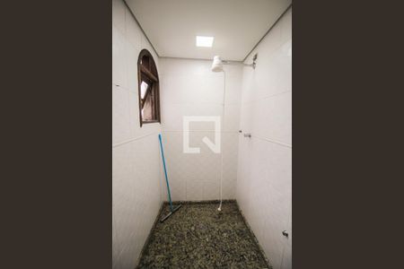 Casa à venda com 300m², 6 quartos e 2 vagasBanheiro da Suíte 2