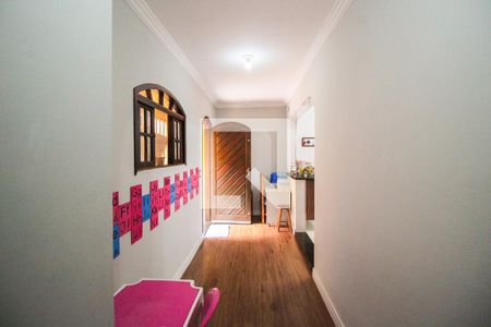 Casa à venda com 300m², 6 quartos e 2 vagasCorredor