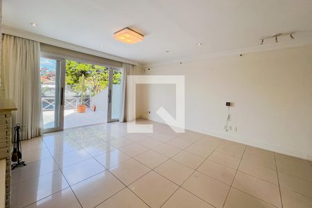 Sala de casa para alugar com 3 quartos, 274m² em Vila Romana, São Paulo