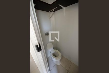 Apartamento para alugar com 65m², 2 quartos e sem vaga Apartamento para alugar com 65m², 2 quartos e sem vagaBanheiro de Serviço