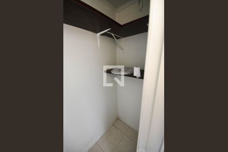 Apartamento para alugar com 65m², 2 quartos e sem vaga Apartamento para alugar com 65m², 2 quartos e sem vagaBanheiro de Serviço
