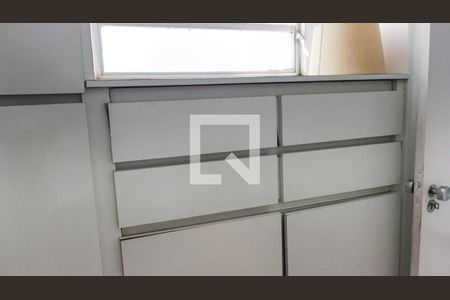 Apartamento à venda com 190m², 4 quartos e 3 vagas Apartamento à venda com 190m², 4 quartos e 3 vagasQuarto de Serviço