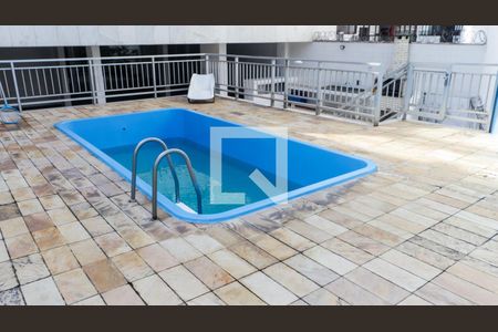 Apartamento à venda com 190m², 4 quartos e 3 vagas Apartamento à venda com 190m², 4 quartos e 3 vagasPiscina