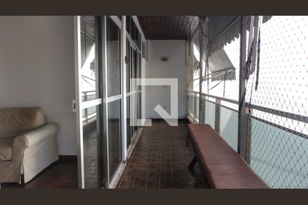 Apartamento à venda com 190m², 4 quartos e 3 vagas Apartamento à venda com 190m², 4 quartos e 3 vagasVaranda