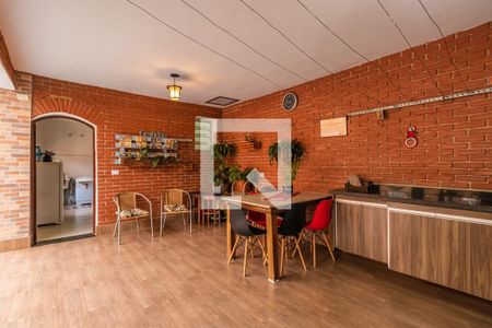 Casa à venda com 200m², 3 quartos e 4 vagas Casa à venda com 200m², 3 quartos e 4 vagasEspaço Gourmet