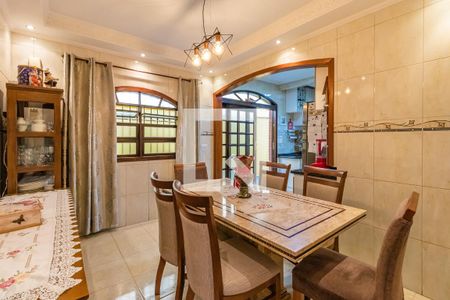 Casa à venda com 200m², 3 quartos e 4 vagas Casa à venda com 200m², 3 quartos e 4 vagasCozinha