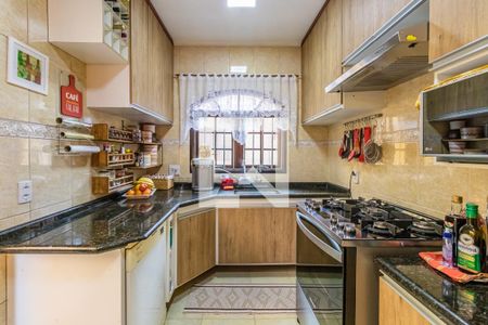 Casa à venda com 200m², 3 quartos e 4 vagas Casa à venda com 200m², 3 quartos e 4 vagasCozinha