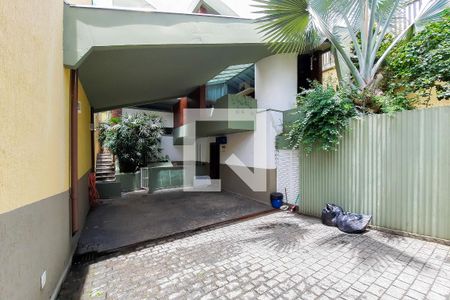 Casa à venda com 388m², 4 quartos e 4 vagasGaragem