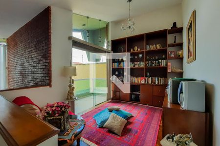 Casa à venda com 388m², 4 quartos e 4 vagasBiblioteca