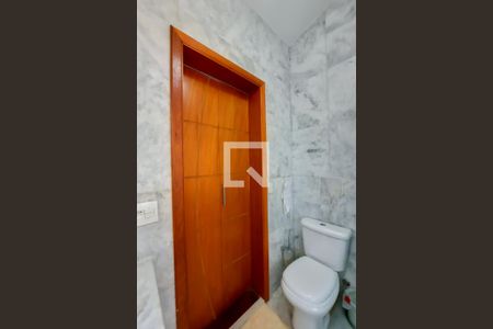 Casa à venda com 388m², 4 quartos e 4 vagasBanheiro Social