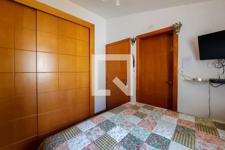 Casa à venda com 388m², 4 quartos e 4 vagasSuíte 1