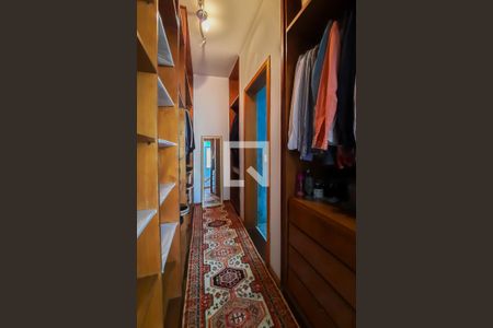 Casa à venda com 388m², 4 quartos e 4 vagasSuíte 2