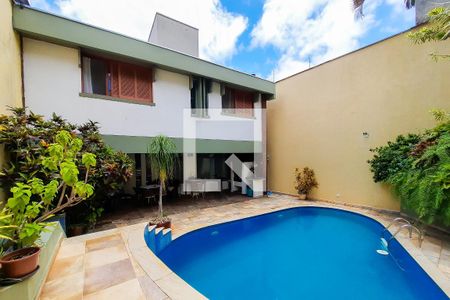 Casa à venda com 388m², 4 quartos e 4 vagasPiscina
