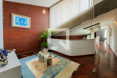 Casa à venda com 388m², 4 quartos e 4 vagasHall dos Dormitórios