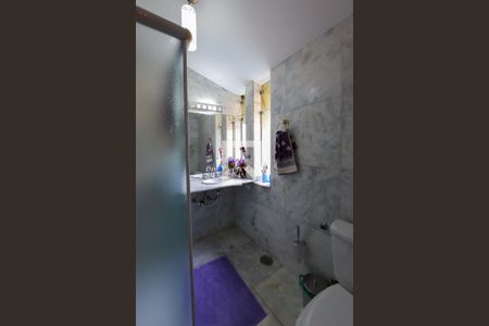 Casa à venda com 388m², 4 quartos e 4 vagasBanheiro da Suíte 1