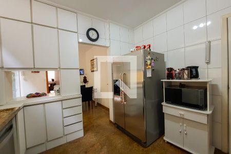 Casa à venda com 388m², 4 quartos e 4 vagasCozinha