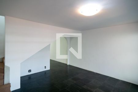 Sala de casa para alugar com 3 quartos, 150m² em Vila Cordeiro, São Paulo