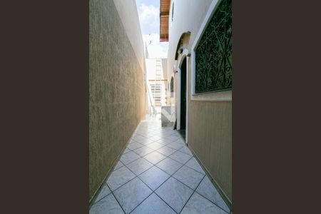 Casa à venda com 137m², 3 quartos e 2 vagasCorredor externo