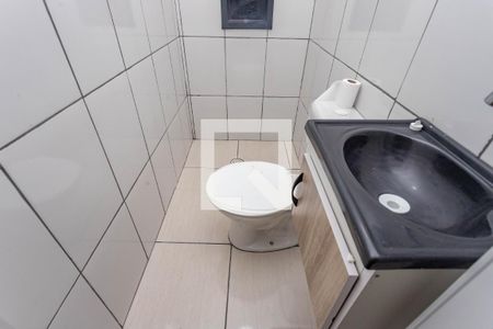 Banheiro de kitnet/studio para alugar com 1 quarto, 26m² em Taboão, Diadema