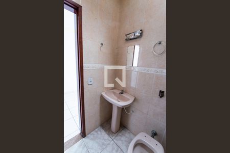 Casa à venda com 350m², 2 quartos e sem vaga Casa à venda com 350m², 2 quartos e sem vagaBanheiro da Suíte