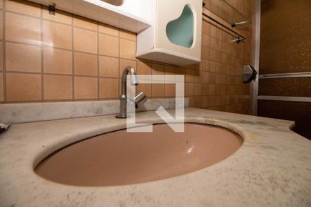 Apartamento para alugar com 60m², 2 quartos e sem vagaBanheiro