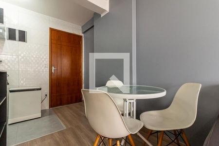 Studio - Mesa e Cadeiras de kitnet/studio para alugar com 1 quarto, 40m² em República, São Paulo