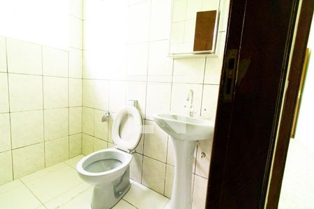 Banheiro  de casa à venda com 4 quartos, 160m² em Vila Dalva, São Paulo