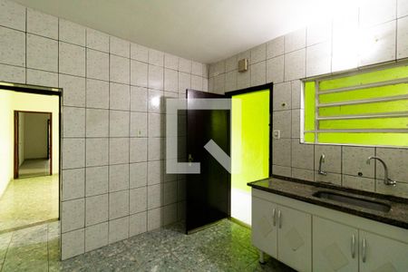 Casa à venda com 160m², 4 quartos e 2 vagas Casa à venda com 160m², 4 quartos e 2 vagasCozinha
