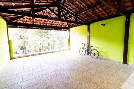Garagem de casa à venda com 4 quartos, 160m² em Vila Dalva, São Paulo