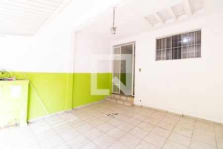 Casa à venda com 160m², 4 quartos e 2 vagas Casa à venda com 160m², 4 quartos e 2 vagasGaragem