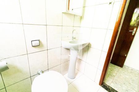 Banheiro  de casa à venda com 4 quartos, 160m² em Vila Dalva, São Paulo