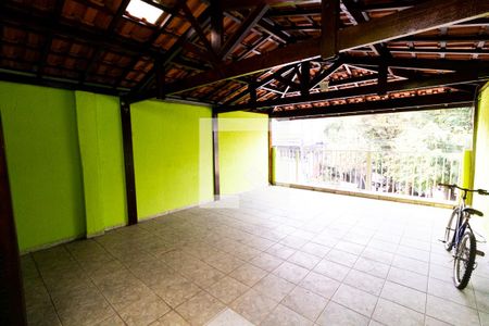Casa à venda com 160m², 4 quartos e 2 vagas Casa à venda com 160m², 4 quartos e 2 vagasGaragem