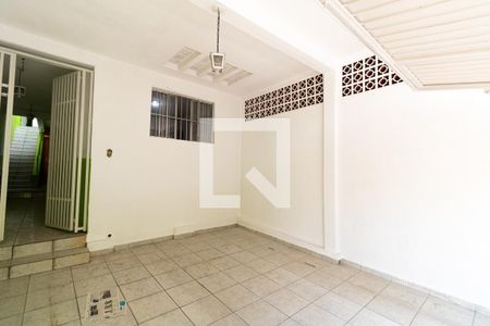 Casa à venda com 160m², 4 quartos e 2 vagas Casa à venda com 160m², 4 quartos e 2 vagasGaragem