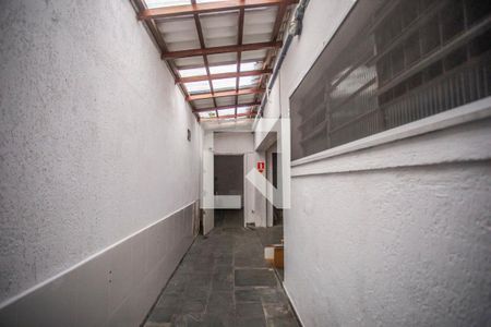 Casa à venda com 270m², 6 quartos e 2 vagasCorredor externo