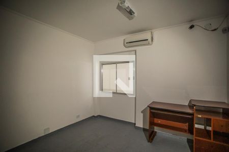 Casa à venda com 270m², 6 quartos e 2 vagasQuarto1