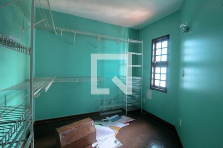 Casa à venda com 280m², 5 quartos e 1 vaga Casa à venda com 280m², 5 quartos e 1 vagaCloset da Suíte