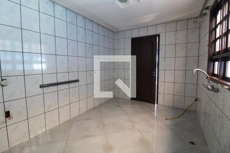 Casa à venda com 280m², 5 quartos e 1 vaga Casa à venda com 280m², 5 quartos e 1 vagaCozinha