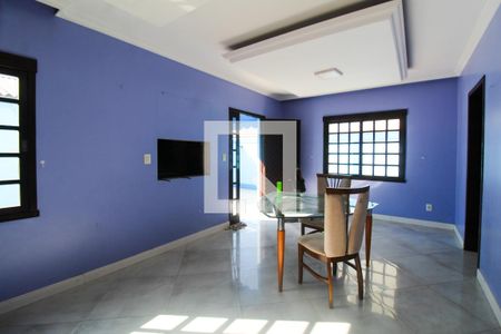 Casa à venda com 280m², 5 quartos e 1 vaga Casa à venda com 280m², 5 quartos e 1 vagaSala de Jantar