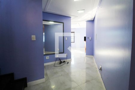 Casa à venda com 280m², 5 quartos e 1 vaga Casa à venda com 280m², 5 quartos e 1 vagaCorredor