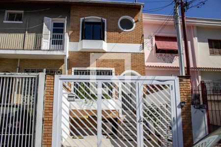 Casa à venda com 120m², 2 quartos e 1 vagaFachada