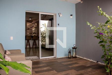 Casa à venda com 120m², 2 quartos e 1 vagaQuintal