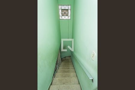 Casa à venda com 160m², 3 quartos e 2 vagasEscada