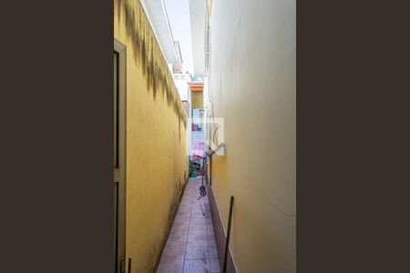 Casa à venda com 160m², 3 quartos e 2 vagasCorredor